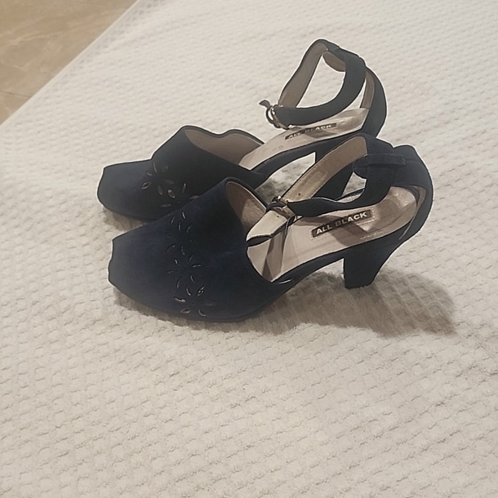 Womens shoes